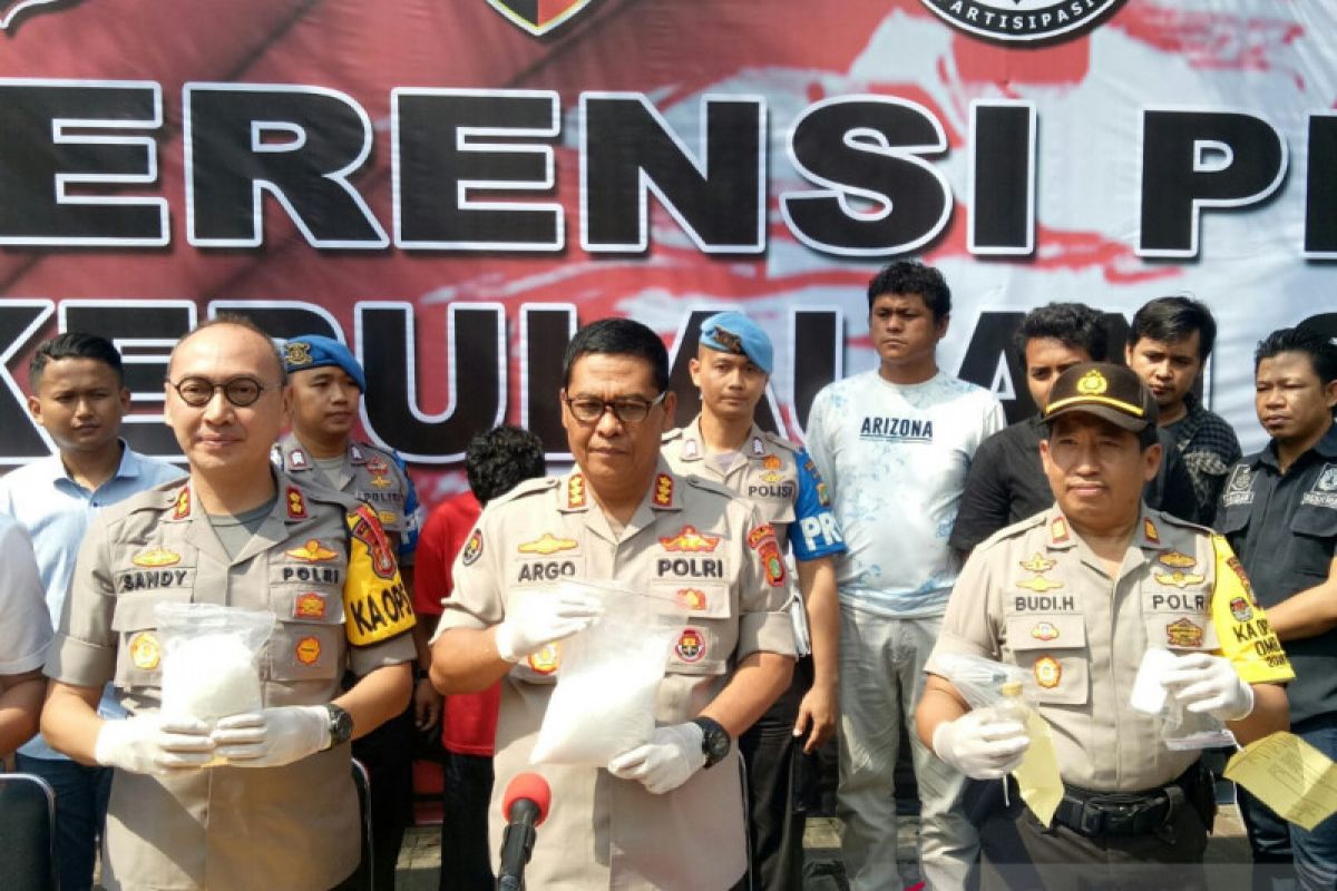 Polres Kepulauan Seribu gagalkan penyelundupan 1,7 kilogram sabu-sabu