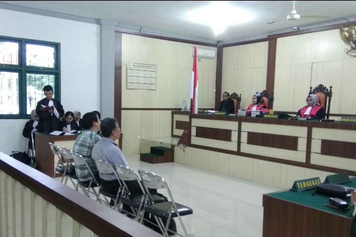 Mantan Kadishutbun Siak dan Direktur PT DSI dituntut 2,5 tahun