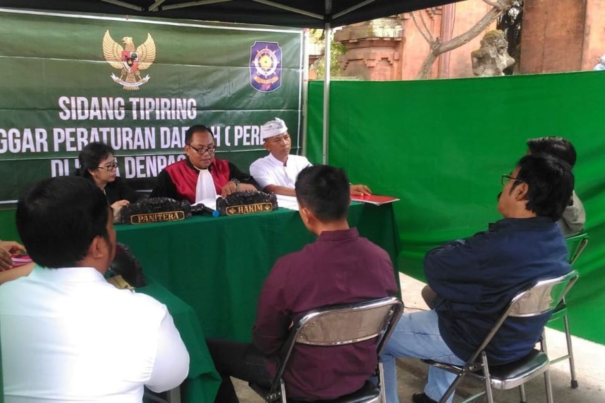 Satpol PP Denpasar adakan sidang tipiring 14 pelanggar KTR