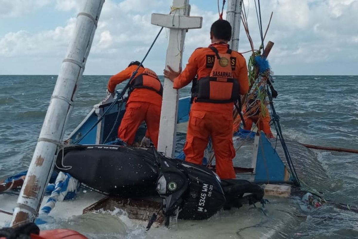 Evakuasi korban KM Arim Jaya di perairan Sumenep