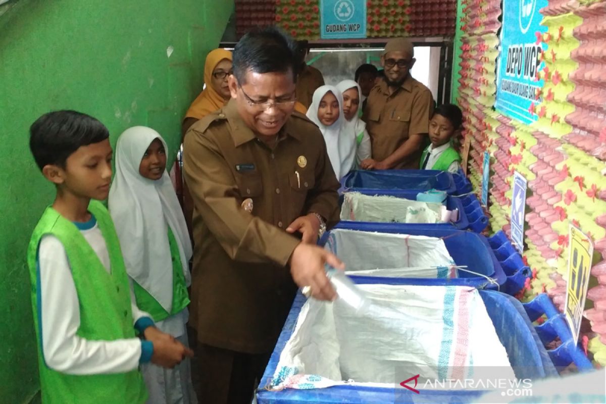 Wali Kota Banda Aceh ajak masyarakat kurangi penggunaan  plastik