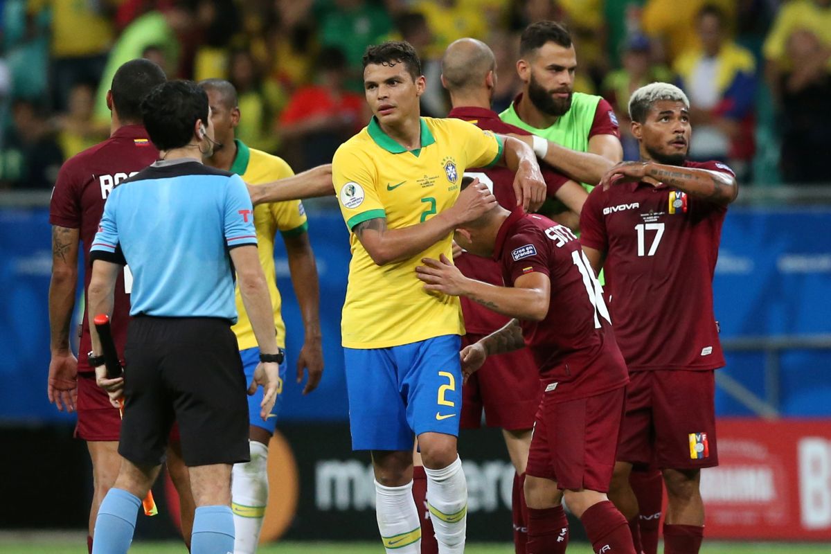 Imbang lawan Venezuela, Thiago Silva akui tim Brazil terburu-buru lepaskan umpan kunci