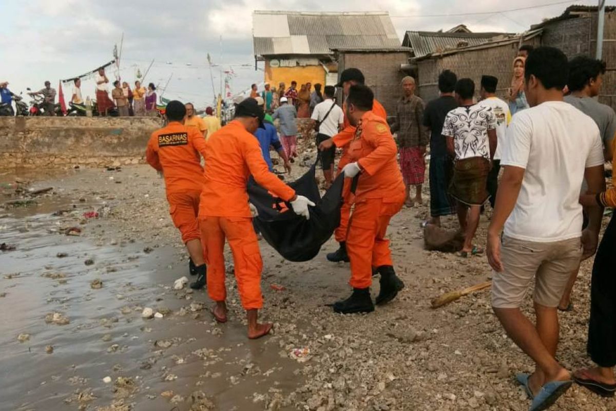 Satu orang korban meninggal kapal tenggelam dievakuasi