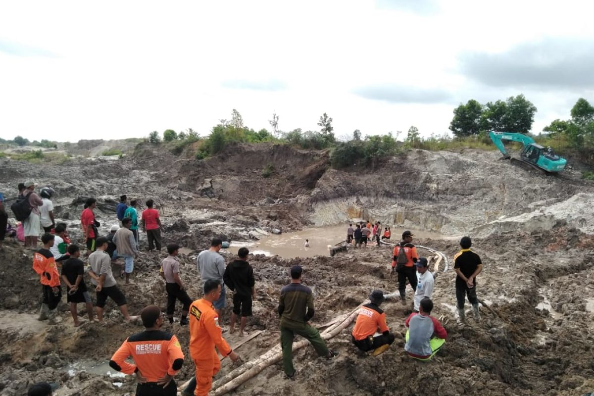 Longsor Bangka Tengah, tim gabungan sulit cari pekerja tertimbun