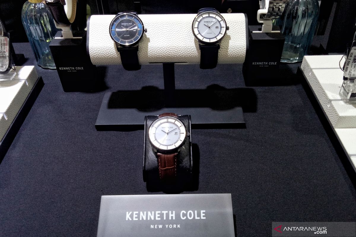 Kenneth Cole hadirkan koleksi musim panas 2019