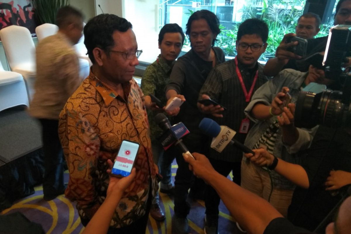 Mahfud pesan ke keponakannya agar bersaksi secara profesional