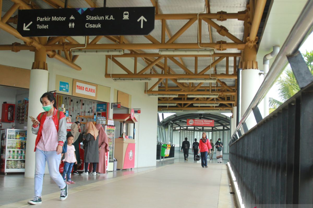 Menhub nilai Stasiun KA Cisauk contoh integrasi moda transportasi yang baik
