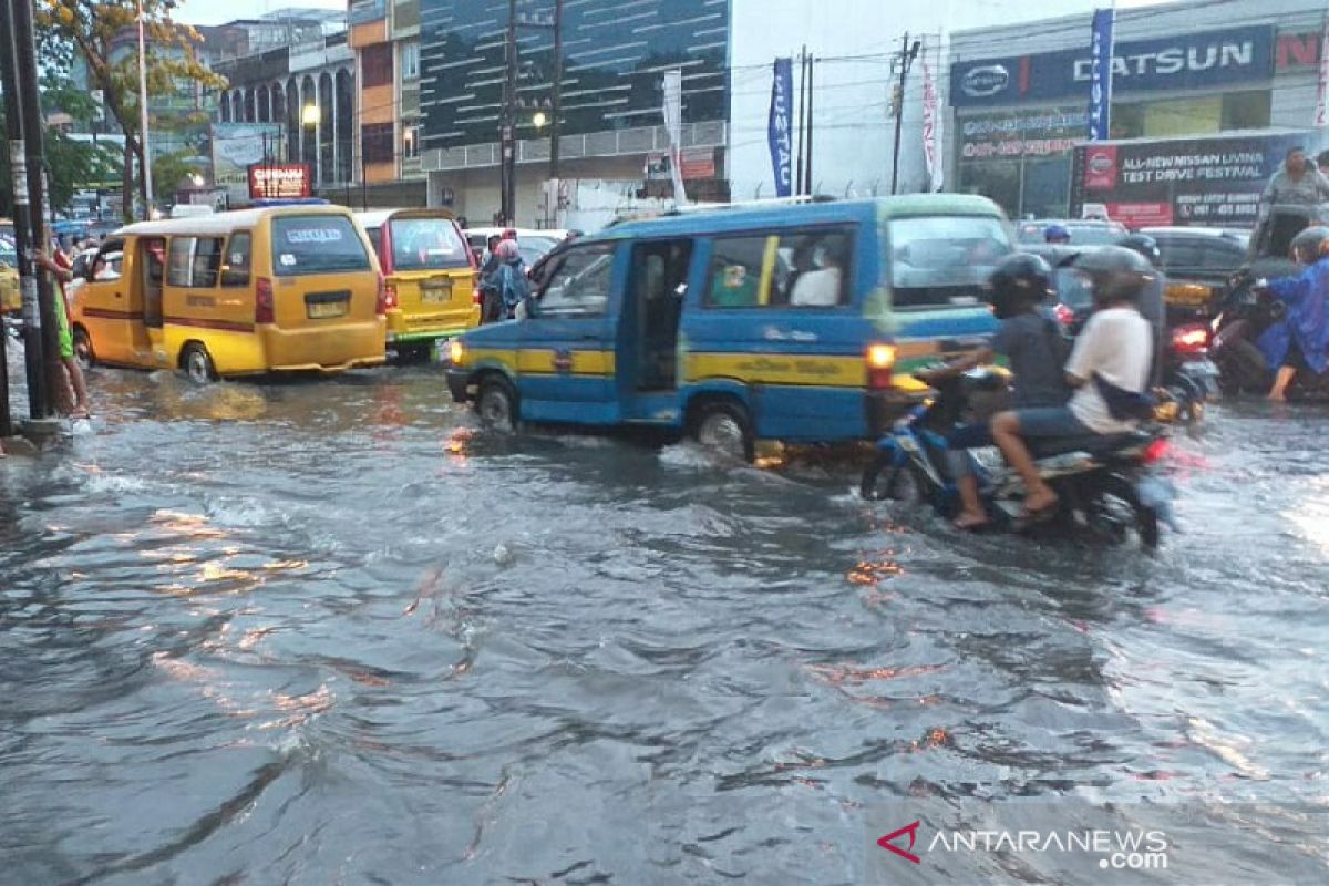 Hujan sebentar, Medan sudah banjir