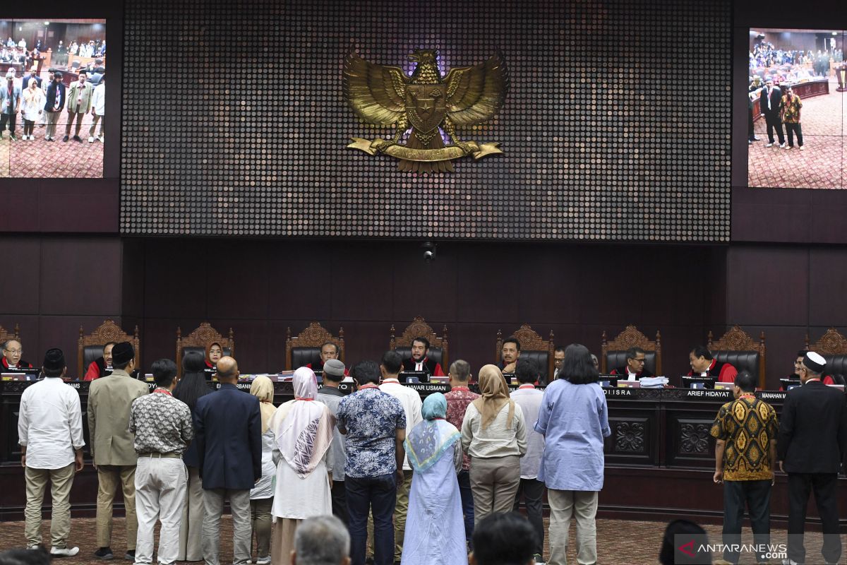 Hakim MK minta bukti untuk konfrontasi kesaksian Agus Maksum