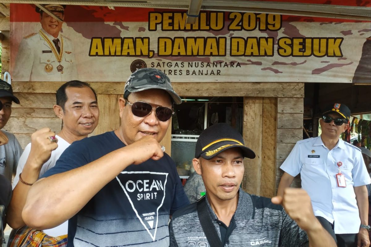 Kepala Desa Apuai : Baru Paman Birin Gubernur yang datang ke desa kami