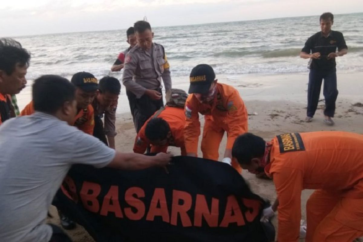 Basarnas masih cari tiga korban kapal tenggelam belum ditemukan