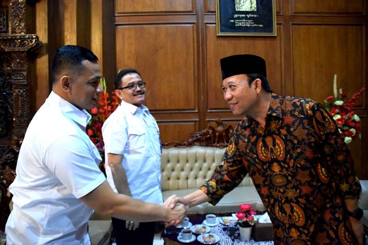 Bupati Husein nomine penerima Satyalancana Pembangunan