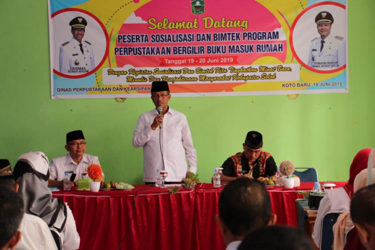 Pengelola perpustakaan di Kabupaten Solok diberi pelatihan pengelolaan perpustakaan