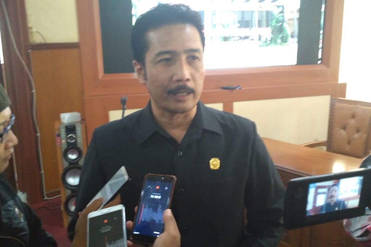 Ketua DPRD Tulungagung enggan tanggapi statusnya sebagai tersangka KPK