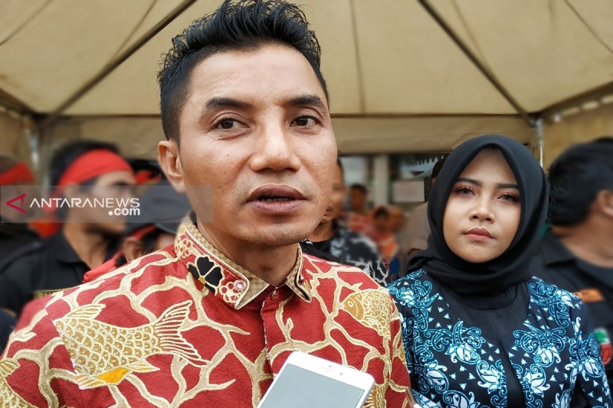 Ini alasan Bupati Supian Hadi belum merestui anaknya maju Pilkada