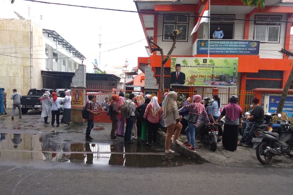 Sejumlah nasabah datangi Rutan di Ternate  temui pemilik PT. Karapoto