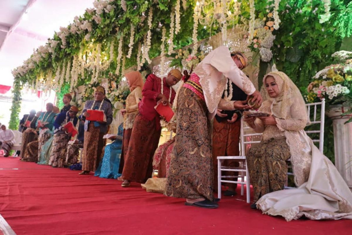 Enam pasangan ikuti kegiatan nikah massal Pemkot Madiun