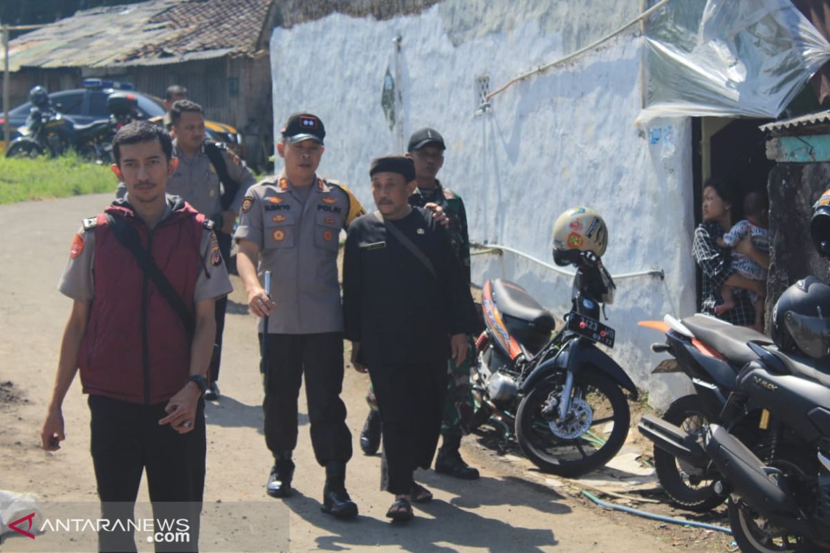 Polres Sukabumi Kota beri bantuan pembangunan tiga rumah korban kebakaran