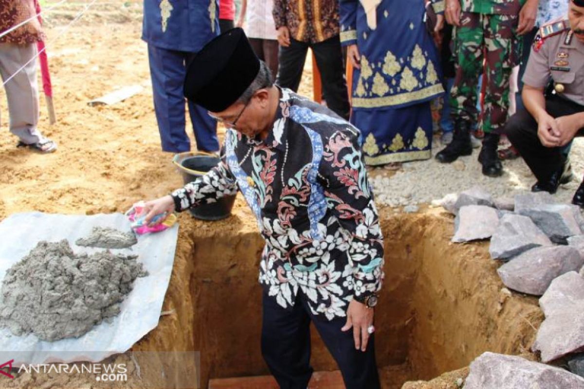 Lahan hibah warga, Bupati Solok apresiasi pembangunan masjid Dasiur Anwar