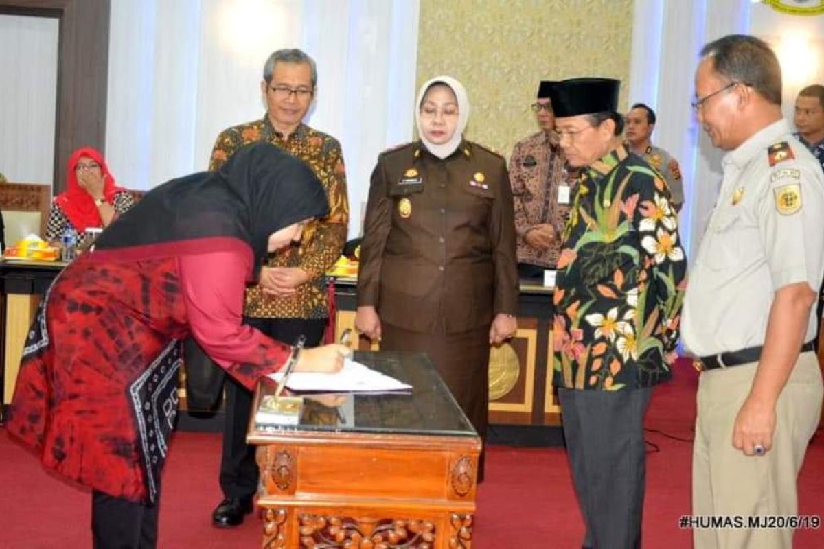 Bupati Masnah tandatangani nota kesepahaman bidang pertanahan