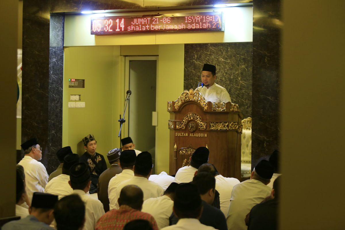 Pejabat Wali Kota Makassar  luncurkan program Jumat ibadah