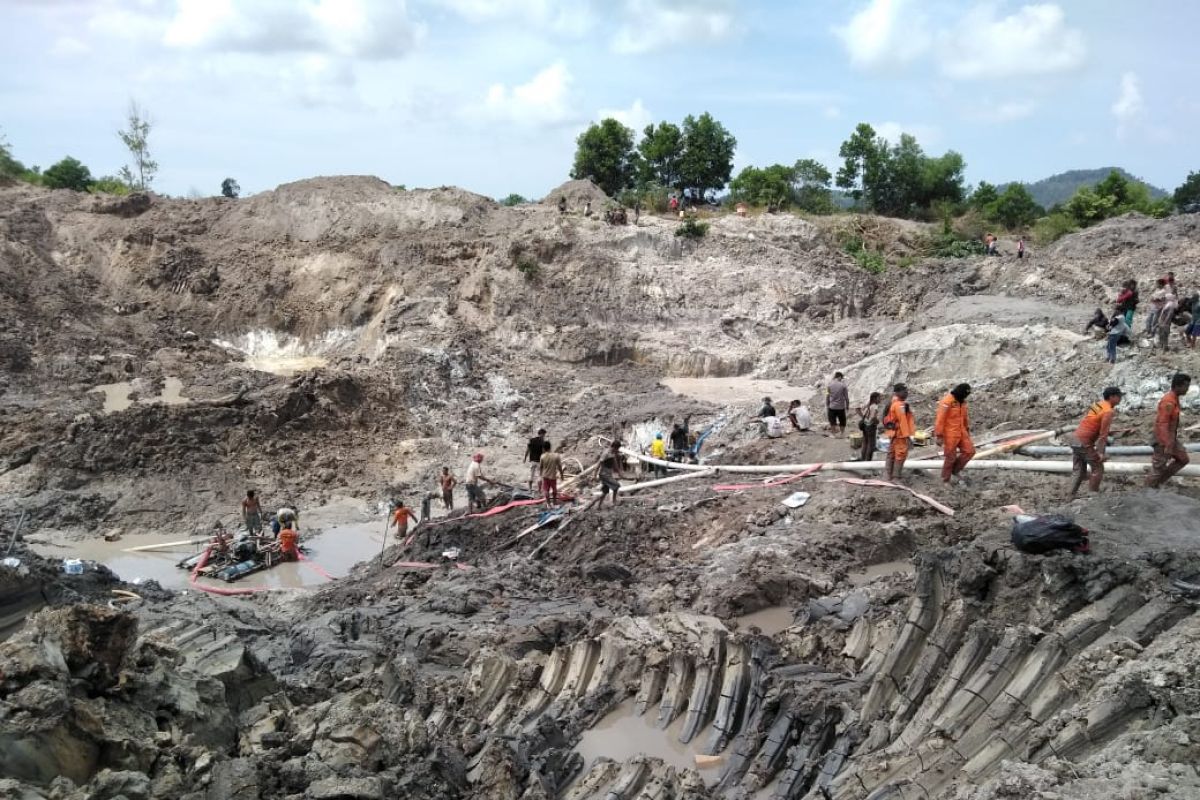 Satu jasad korban tanah longsor di Bangka Tengah belum ditemukan