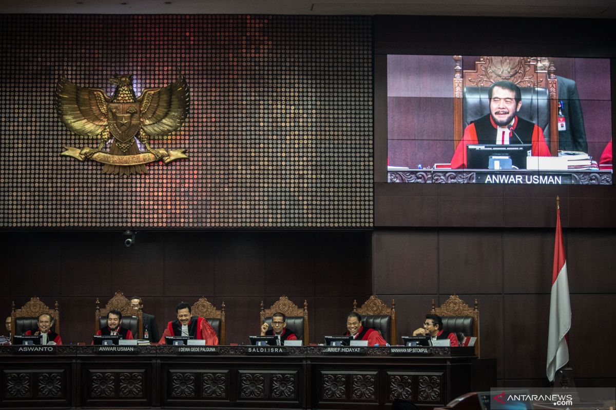 Ayat suci Al Qur'an di penutupan sidang MK