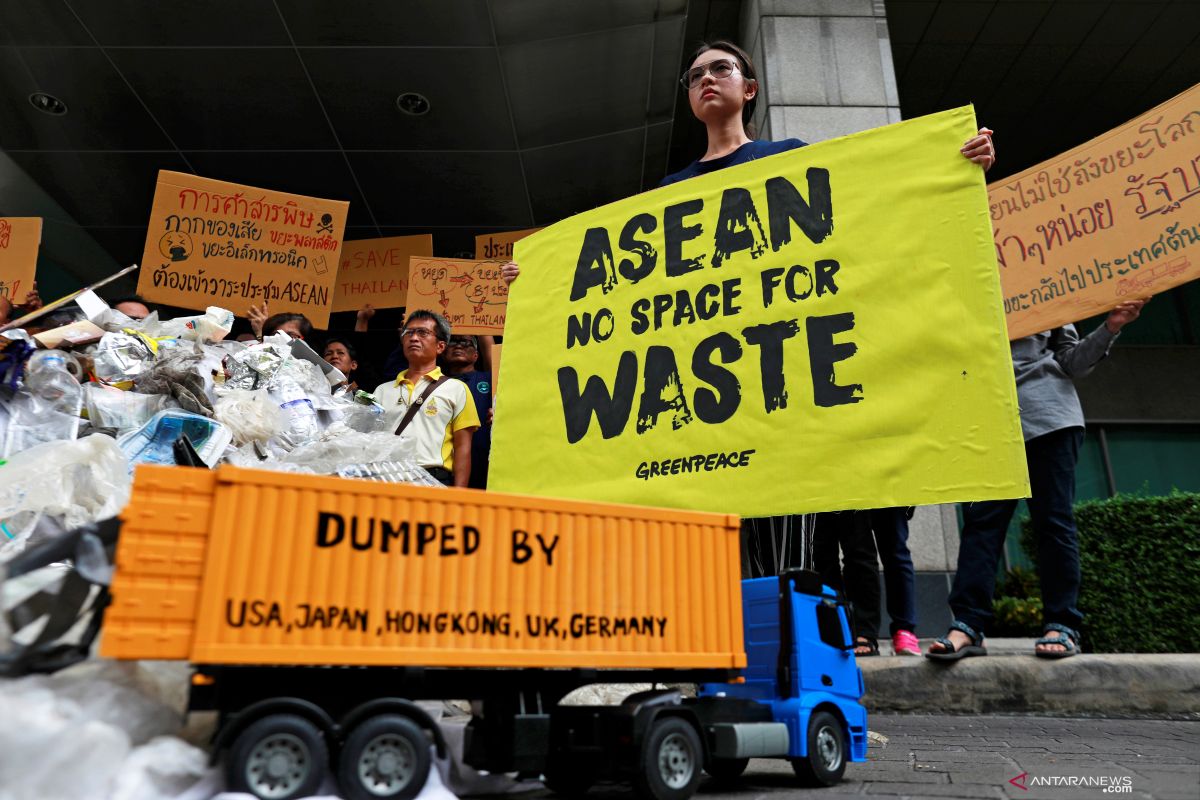 Krisis sampah plastik, Greenpeace desak ASEAN larang impor limbah dari negara-negara maju