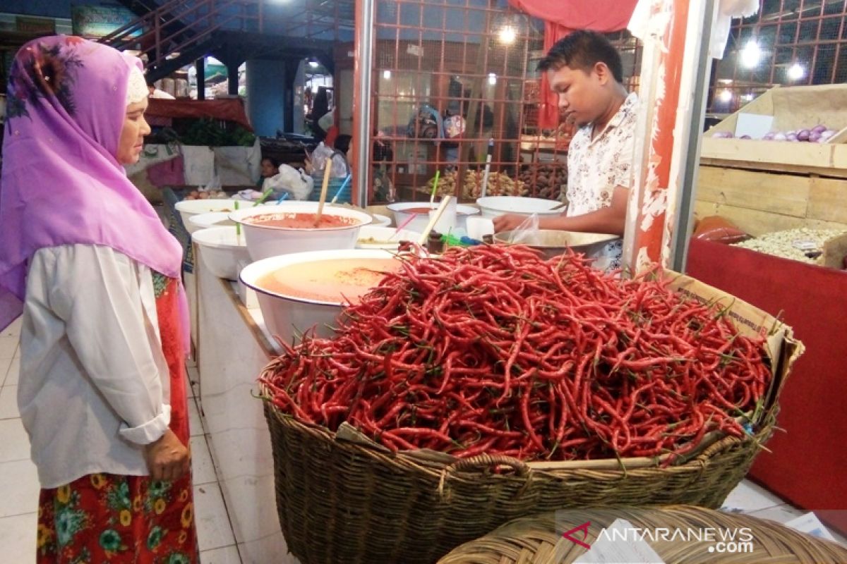 Harga cabai di Pasar Raya Padang makin "pedas"usai Lebaran