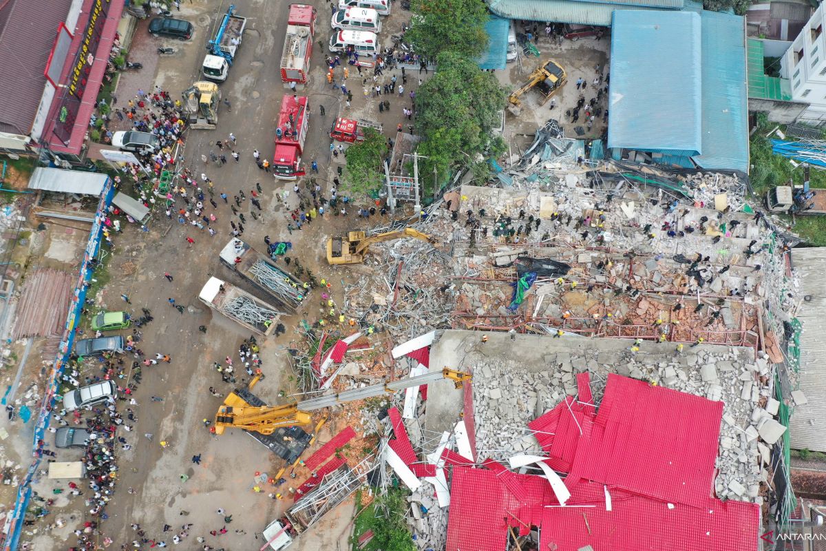 Bangunan ambruk di Kamboja tewaskan 18 tewas, 24 cedera