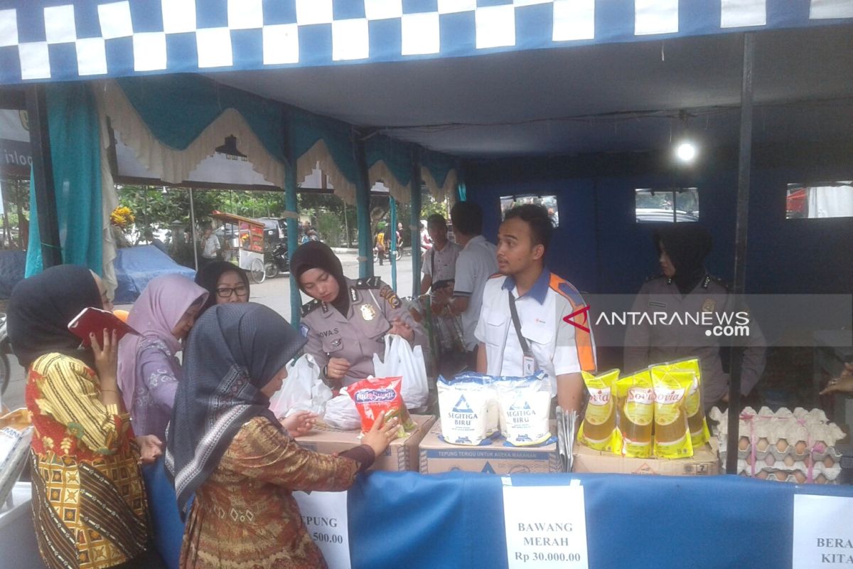 Polres Rejang Lebong gelar bazar sembako murah