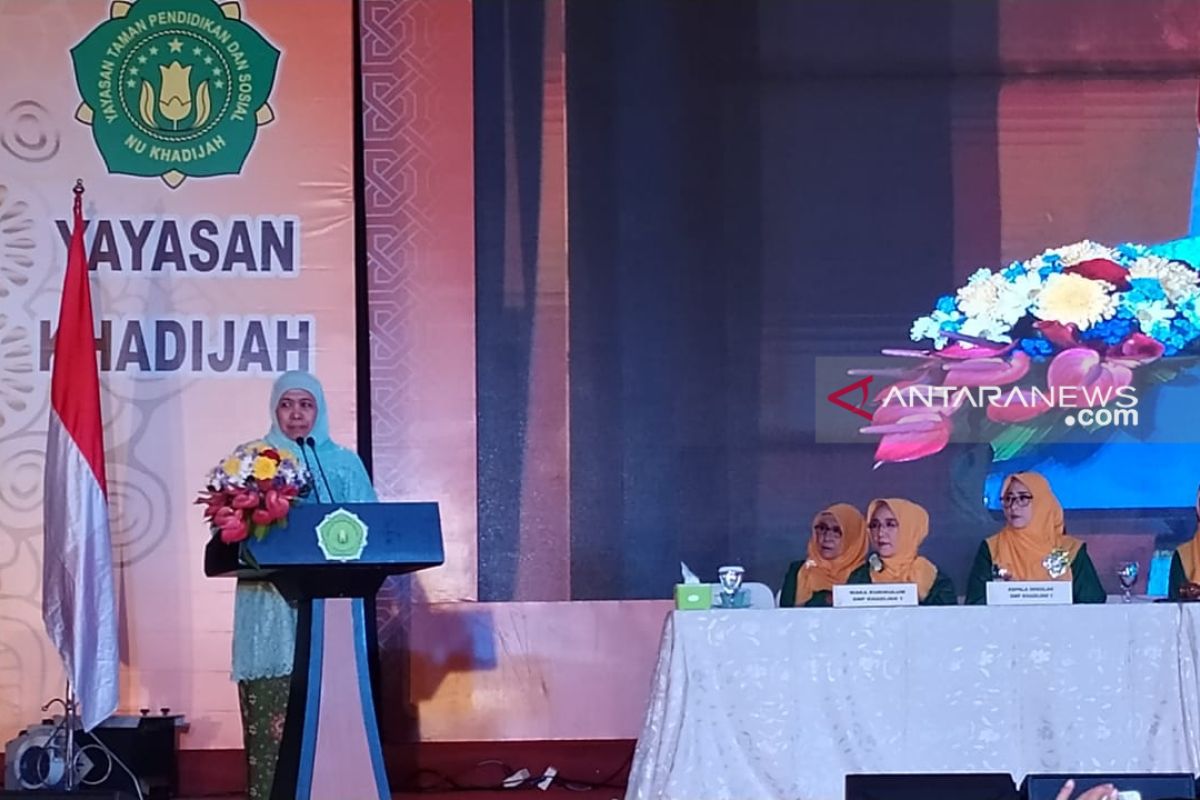 Khofifah pesan lulusan SMP-SMA Khadijah Surabaya jaga NKRI