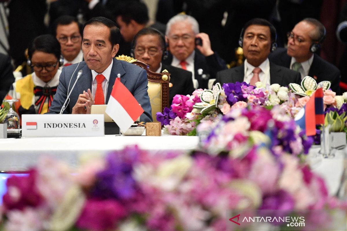 Presiden Jokowi menghadiri sesi pleno KTT ASEAN