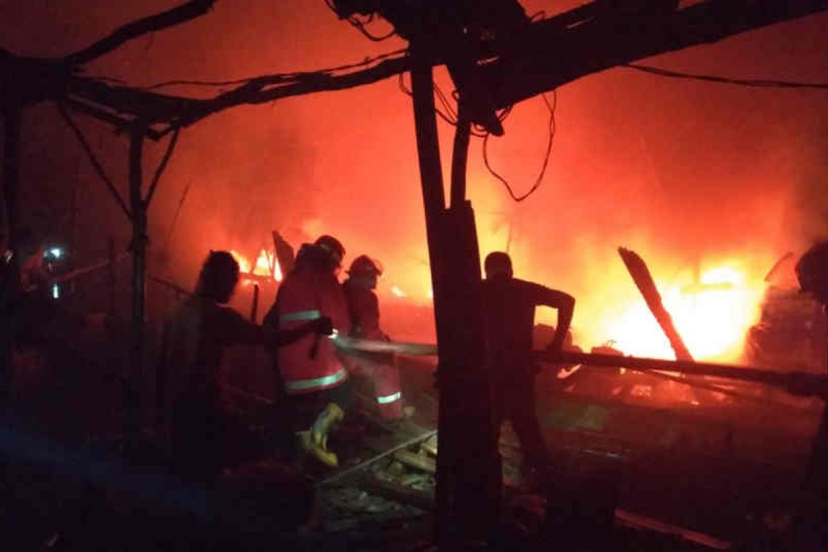 15 perahu nelayan Indramayu  terbakar