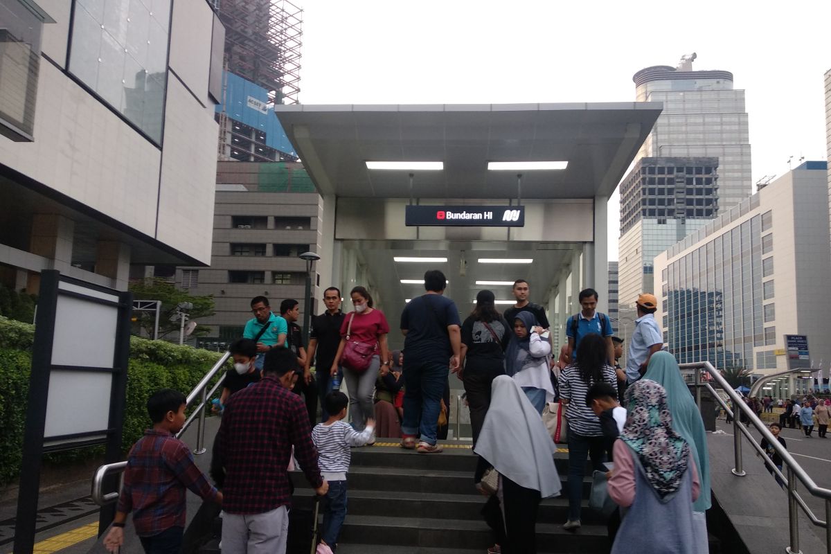 MRT transportasi favorit warga datang ke perayaan HUT Jakarta