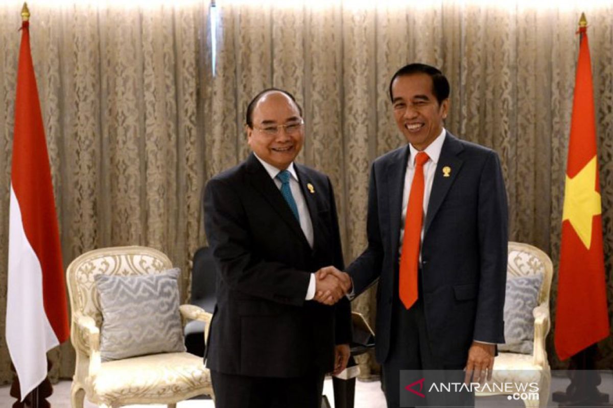 Jokowi dorong penyelesaian batas ZEE Indonesia-Vietnam