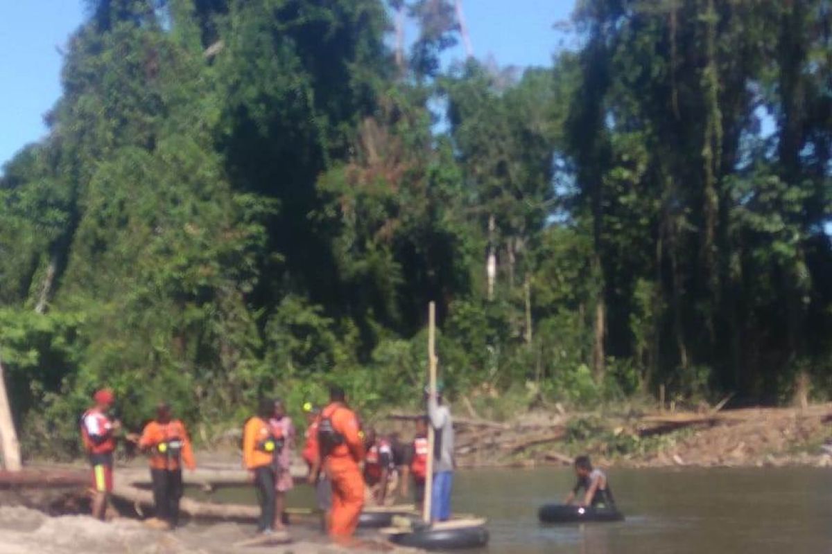 Tim SAR Nabire lanjutkan pencarian warga  tenggelam di Sungai Wami