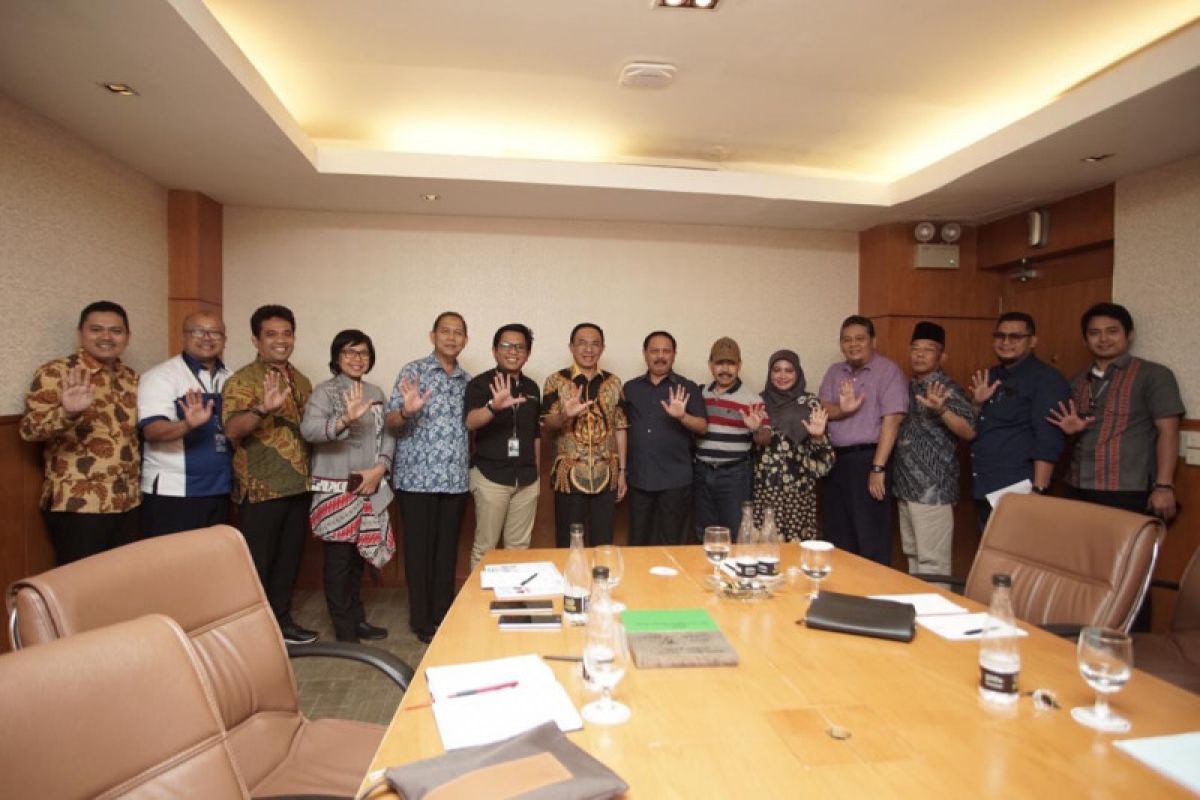 Tingkatkan nilai Jual, Bupati tandatangani MoU bersama perusahaan pengolahan sabut di Jakarta