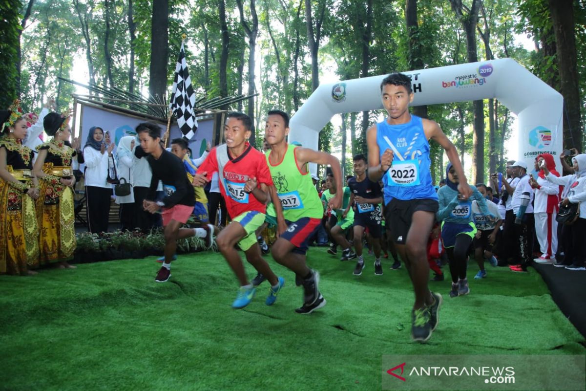 Ribuan pelajar ikuti Banyuwangi Gombengsari Plantation Run 2019