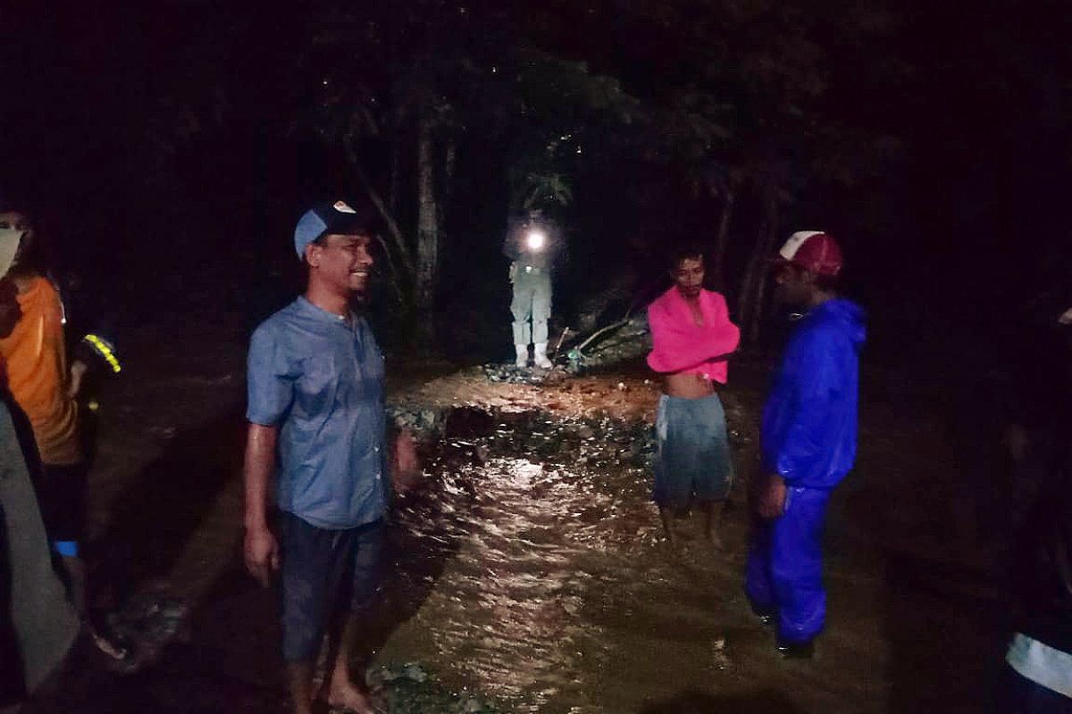 Wali Kota Palu kirim TRCT atasi banjir di sejumlah titik