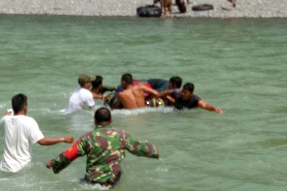 Tiga warga selamat dalam peristiwa air terjun Salak Langkat