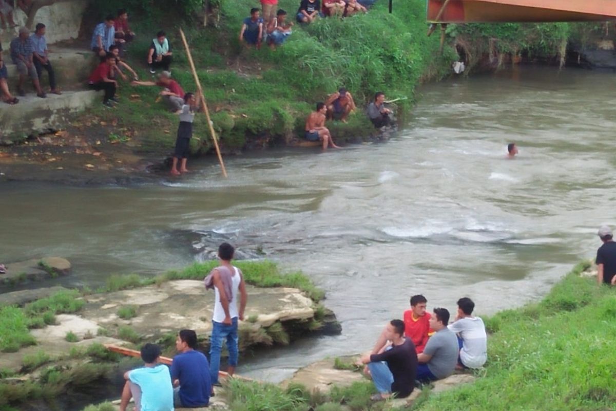 Satu warga hanyut di pantai 46 Selesai Langkat belum ditemukan