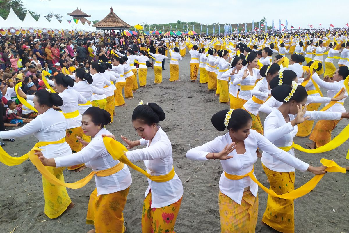 Rejang renteng tampilkan olah rasa, bukan "olah raga"