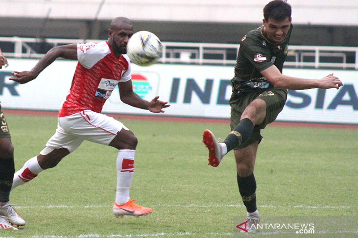 PS Tira Persikabo kalahkan Persipura Jayapura 2-1