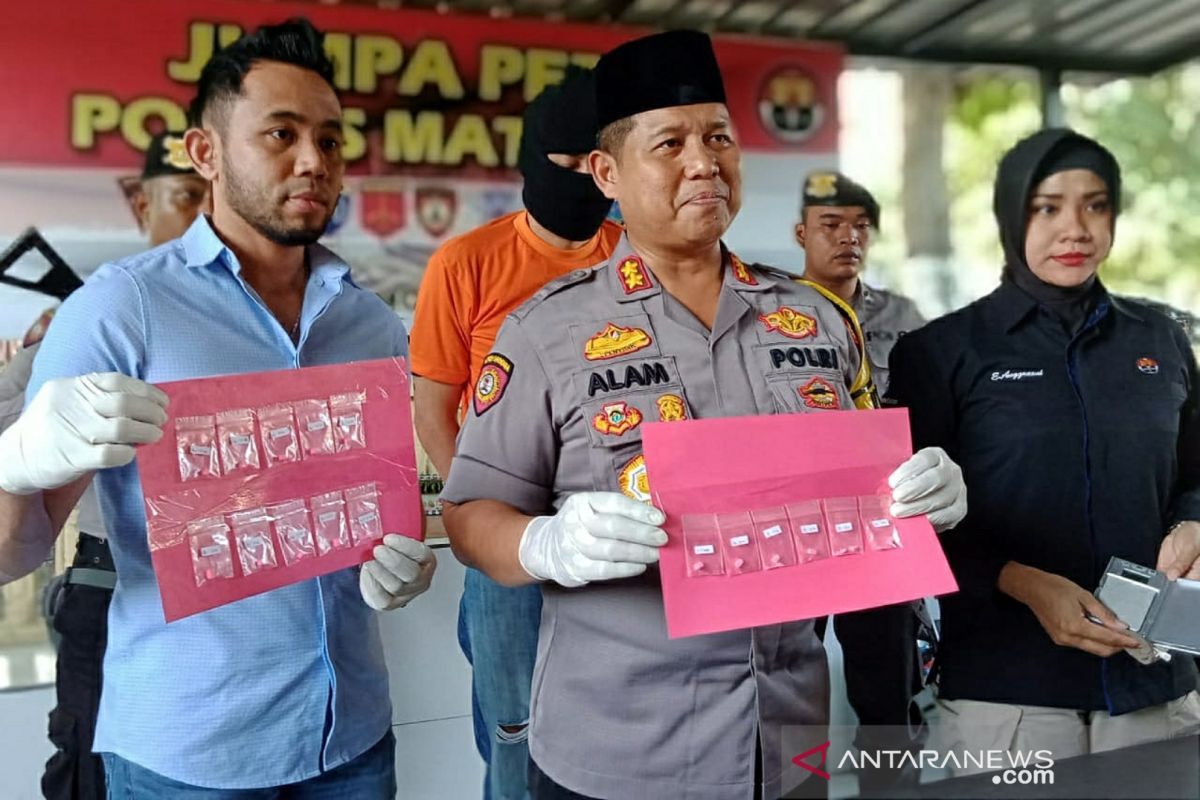 Polres Mataram mengungkap kasus peredaran pil ekstasi