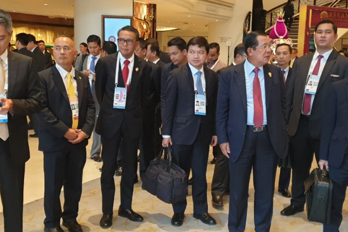 Gubernur Sulsel promosikan kemudahan ekspor dari Makassar di KTT ASEAN