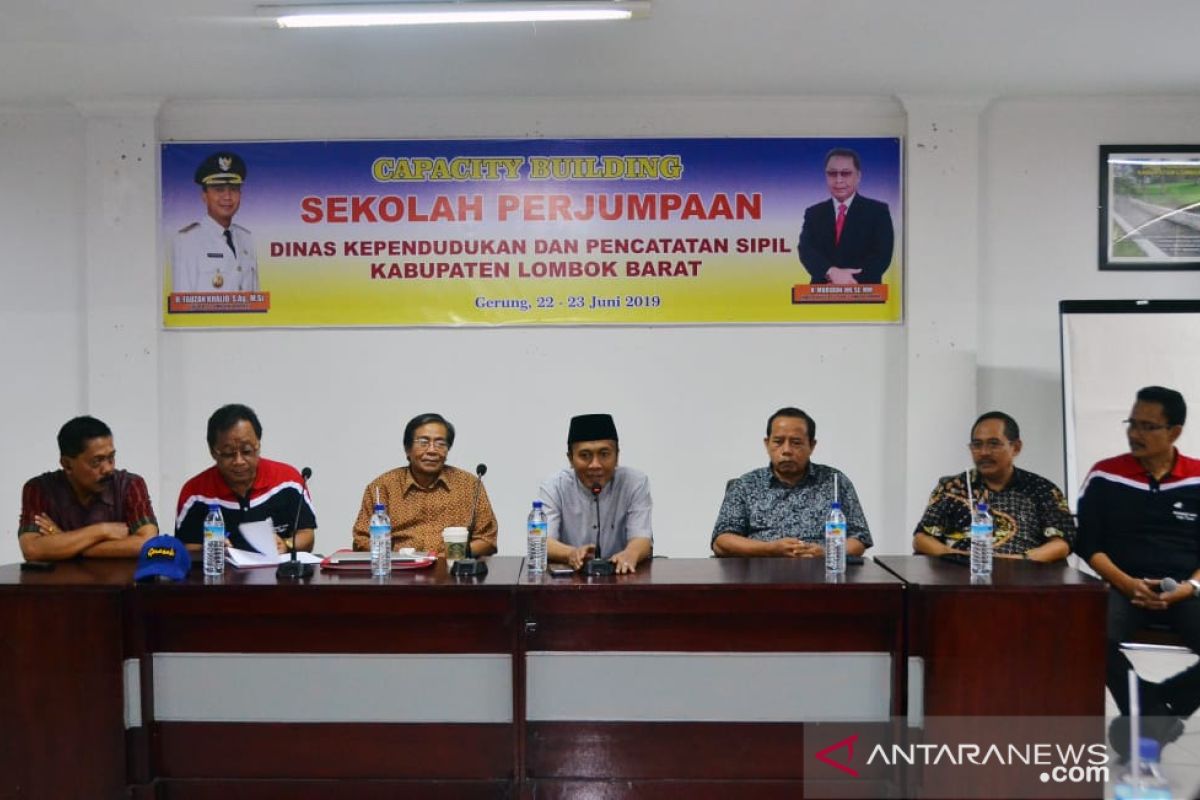 Lombok Barat percontohan program "Sekolah Perjumpaan"