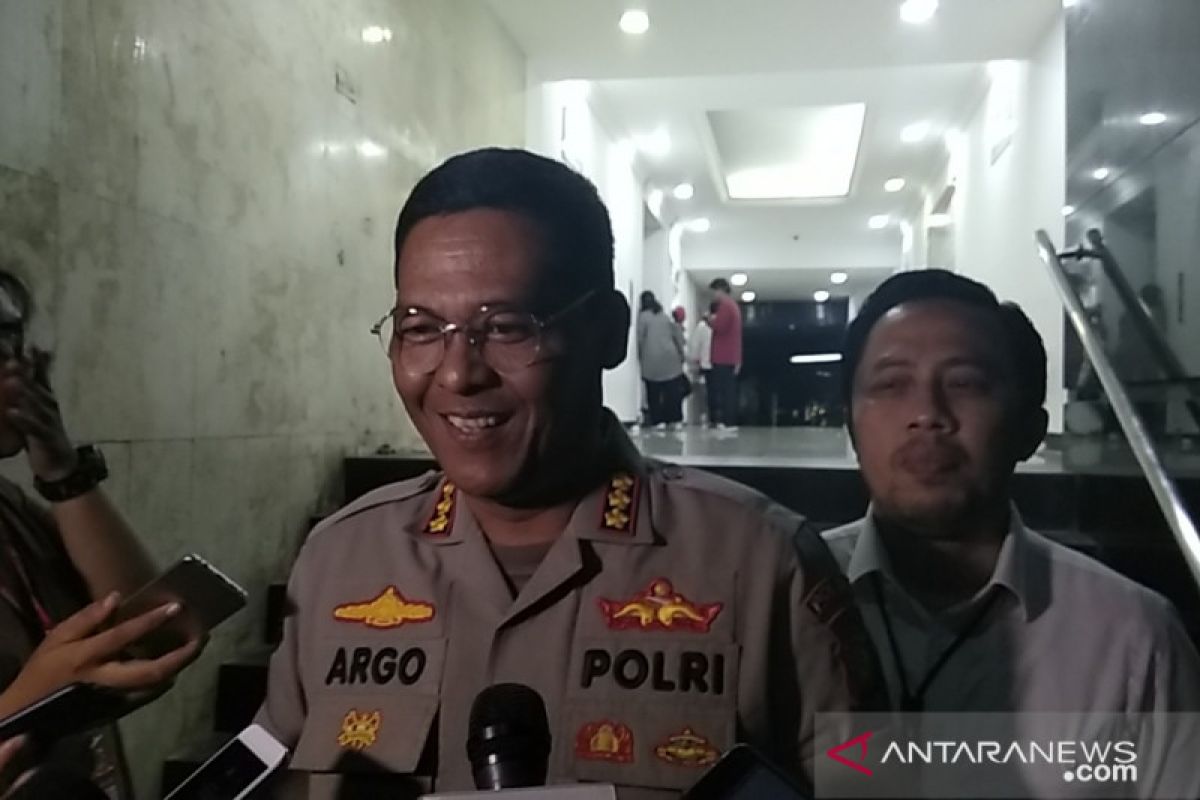 Polisi tangkap komplotan perampok dengan pemerasan toko pakaian