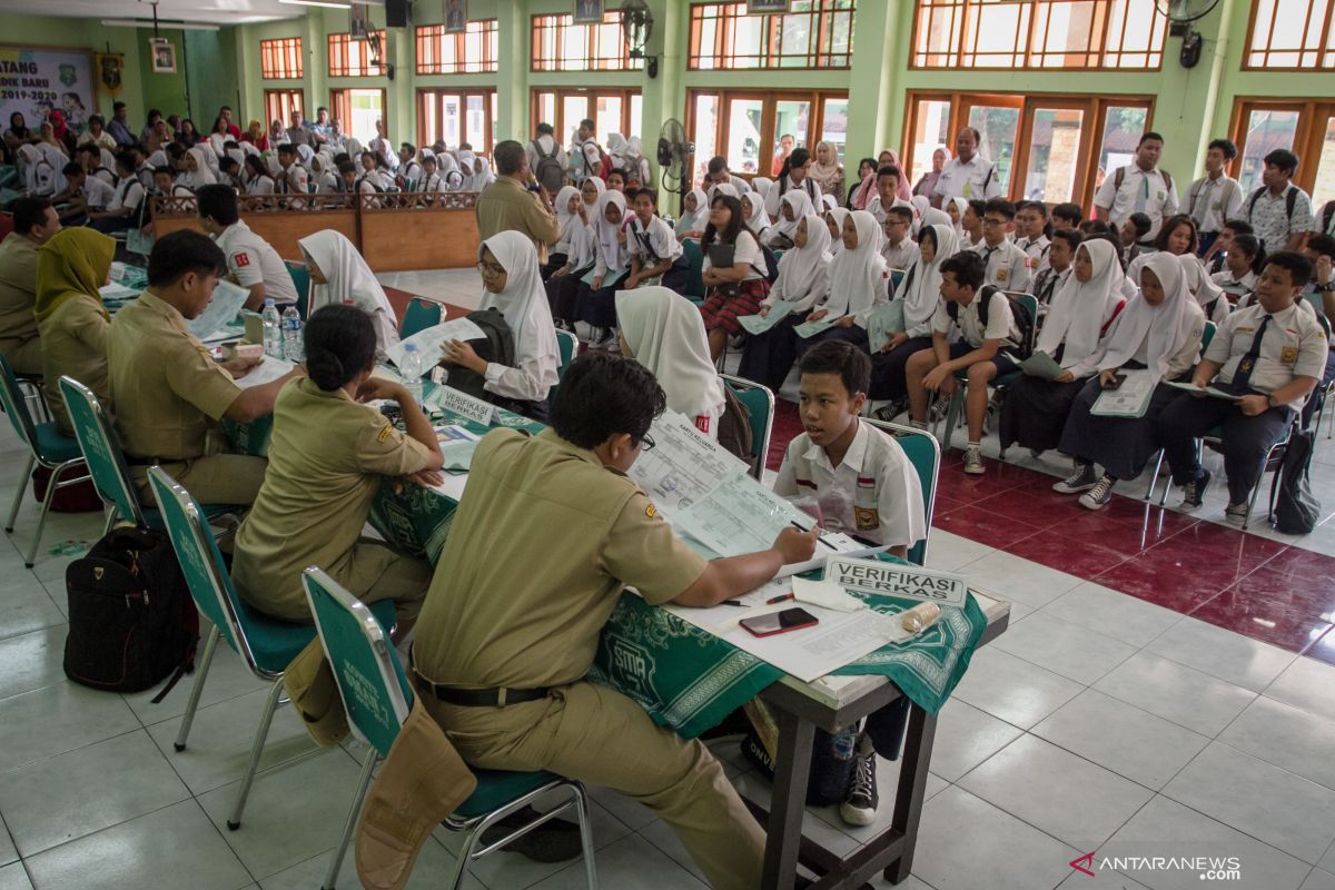 Disdik Kalbar siapkan aplikasi untuk penerimaan siswa baru