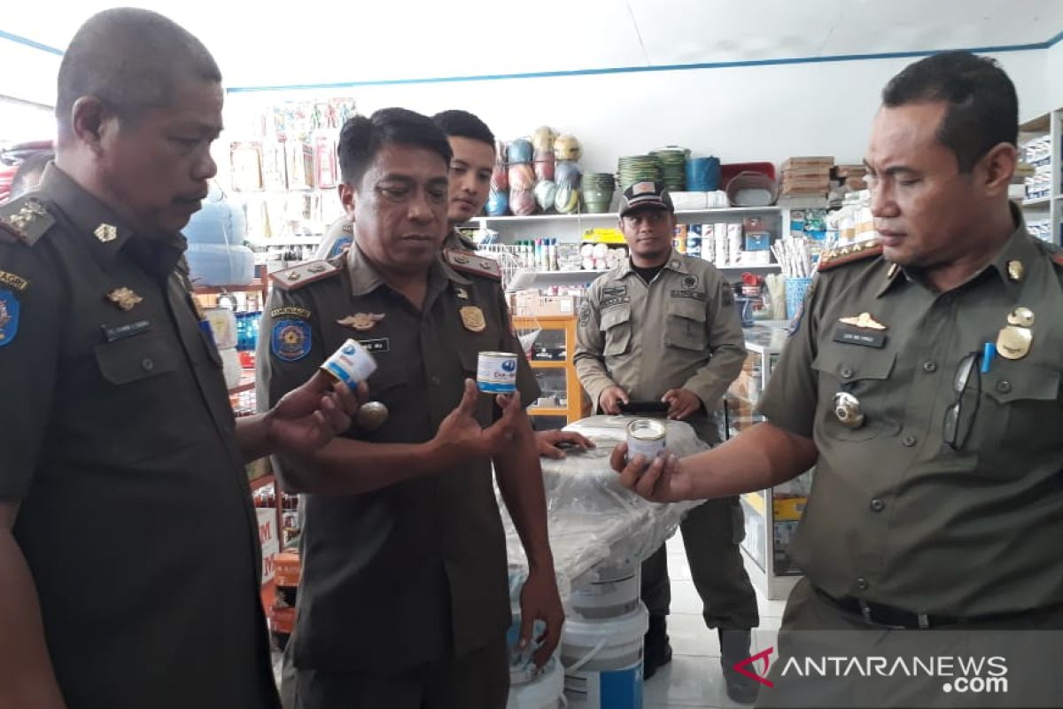 Satpol PP Gorontalo mengimbau toko tidak jual lem sembarangan